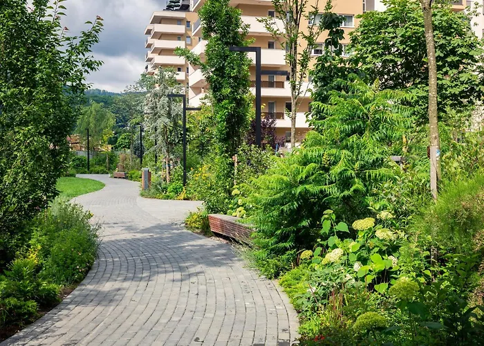 Chic Condo At Urban
